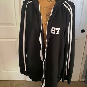 Perfect jacket top for morning afternoon workout